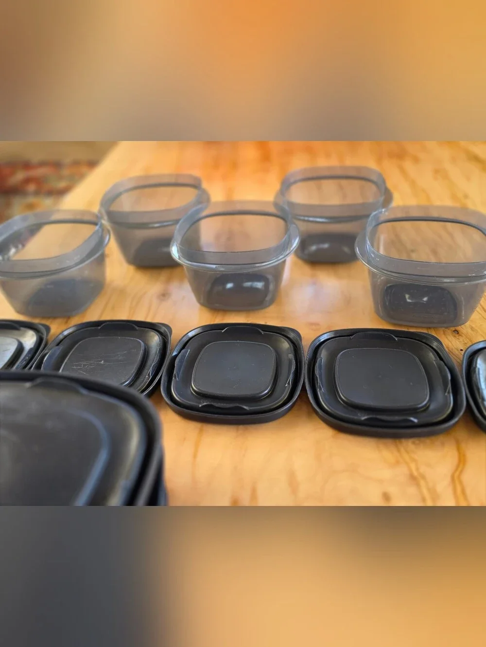 Rubbermaid Stackable Gray Food Storage Container Collection Set/40 pcs EUC
